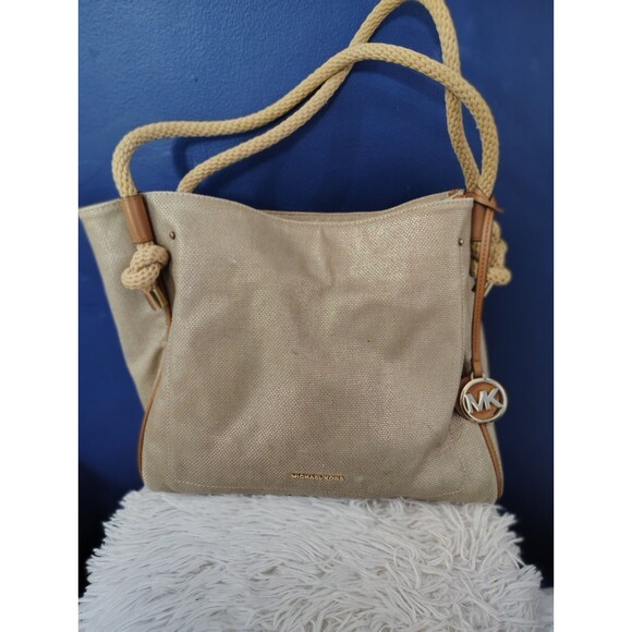 Michael Kors Isla Large Tote Grab Bag - Color Natural Purse Shoulder Bag - Picture 1 of 11